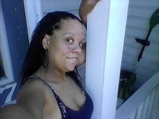 SexyMamaInRed's profile picture. Yo what it do...Dis be that gurl name Leah...Kool female wit the ambition to succeed in life...im 25 years old...Holla atcha gurl.....