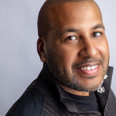 FoodiePhotog's profile picture. I tweet about food and the @hornets
Cheers🥃