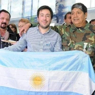 Soy ex cobatiente de malvinas y tabajo para la gente viva peron