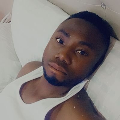 _MrBee's profile picture. AlternativeRock/Pop/EDM/HeavyMetal🎶|cfc⚽|occasional movie buff.