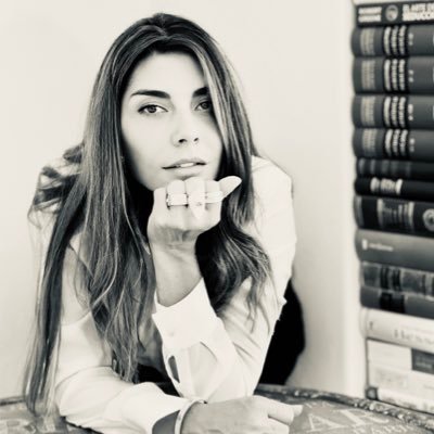 alediezmb's profile picture. Korn Ferry Professional Search Director