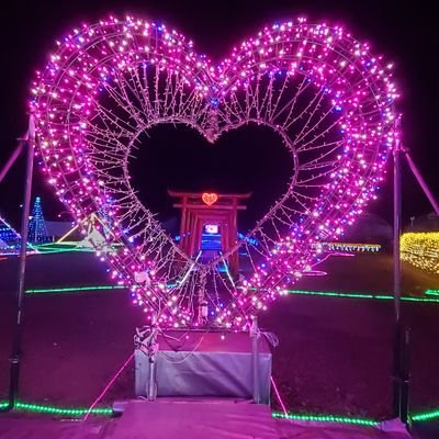 最近は動物園にハマリ中❗

神社仏閣参拝、宝塚歌劇、温泉、オセロも下手だけど好きです❇

アニメ『銀魂』『夏目友人帳』『蟲師』『団地ともお』が大好き💕

阪急電車、阪急高速バス、飛行機、新幹線とオカケン、藤森運輸のトラックを見ると喜びます🎶