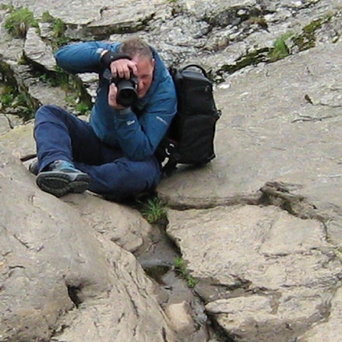 Husband, father of three.
Amateur photographer.
Whisky-lover.
