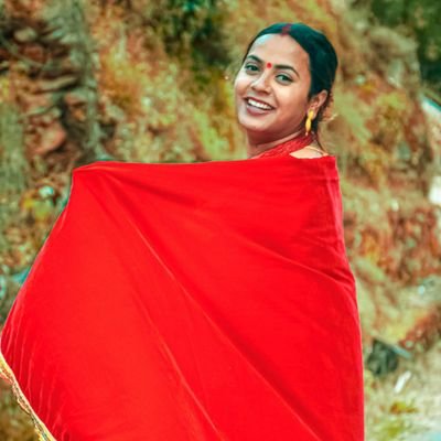 रहरले सपना सजाउन सिकायो
अनि बाध्यताले त्याग्न!❤
medical student💉💊💉