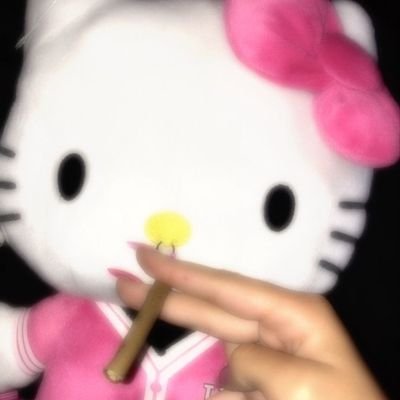 kittenscalss's profile picture. starving for jungkook♡ | ugw:43kg