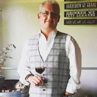 Port and Portugese Douro wine specialist, wine consultant, cooking enthusiast. Owner of 'Ward's Wijn Wereld' consultancy, tastings and sales.