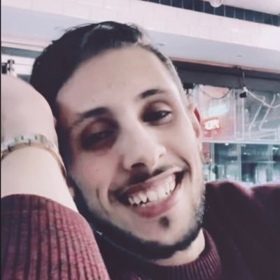 خُذْ من فرَحي ما شِئتْ حتى يُضيء وجهُكَ .. كُن سَعيداً أنتَ اولاً ، ثُم بكْ سَأُسعَد أنا ♥️