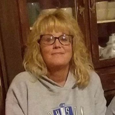 AngieCr31359922's profile picture.