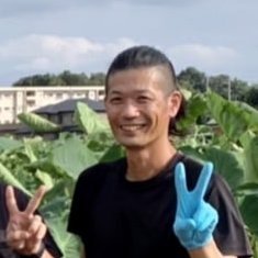 埼玉県で農家してます。
11代目になります。
我が家の野菜を食べて皆さんが笑顔になれる様に頑張って栽培しています☺️
＃アワビレッジ