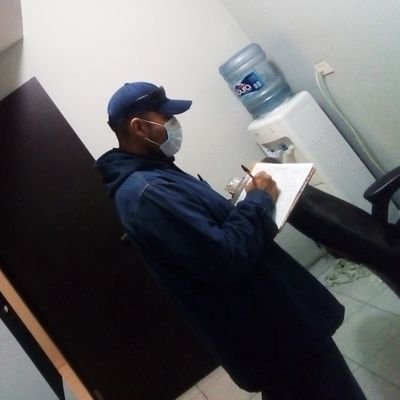 TonoChango's profile picture. “Deja que todo te acontezca.
Lo bello y lo terrible.
Solo sigue adelante.
Ningún sentimiento es definitivo” 
Reiner Maria Rilke