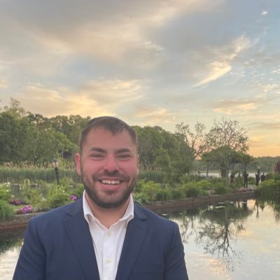 Public relations manager | @StonyBrookU grad | Award-winning journalist | Contributor @forbessports | #NeverAgain