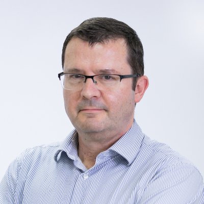 Professor Universitari: Finances, Operacions i Logística. Llengües Minoritzades. Si em segueixes, et segueixo. Si et segueixo, segueix-me.