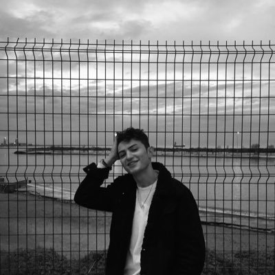 hamza_gazioglu's profile picture. “FLY WİTH ME “.