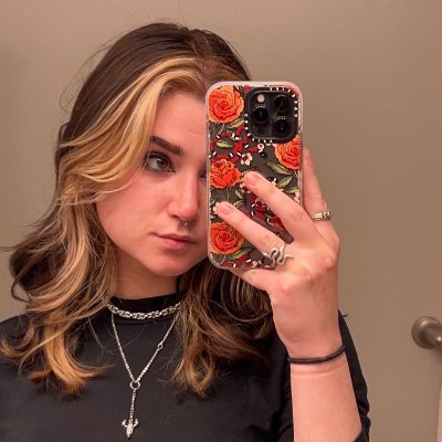 catherineholdt's profile picture. she/her • usc ‘25 • writer of angsty sapphic women ˚ . ✦ ࿐