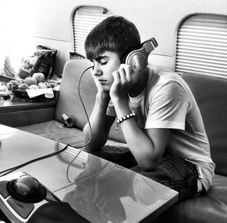 JustBieberFactz's profile picture. Hey Everyone,
This is just a Twitter account made for TRUE JUSTIN BIEBER FACTS!!!!!! I think Justin is SOOOO Amazing! Follow Me, I follow back! I promise! 3