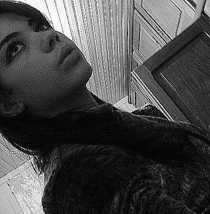 Mais que amiga, irmã! Menina linda, legal, amiga...
Podem seguir & não vão se arrepender. By: Hellen.
.xX.Quem se descreve se limita!.Xx.