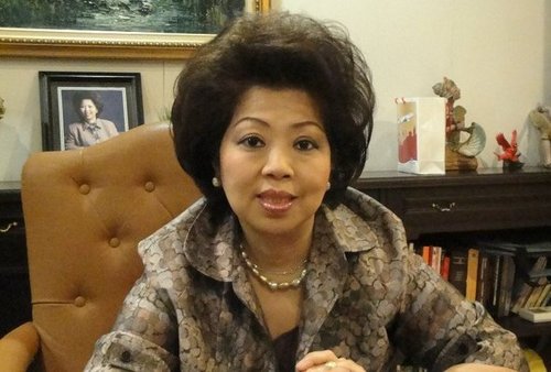 lestaryluhur's profile picture. Your work is to discover your world and then with all your heart give yourself to it.