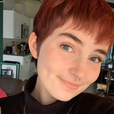 3D environment artist looking for work / 26 / queer / she/her 🏳️🌈 i like to make art & play video games 🎮