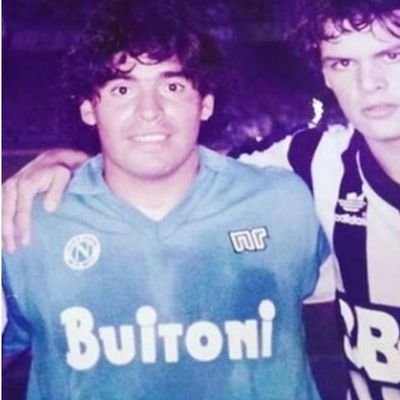 Maradona e Garrincha foram melhores que Pelé e o Botafogo é maior que o Brasil. Fala mal só para você ver?