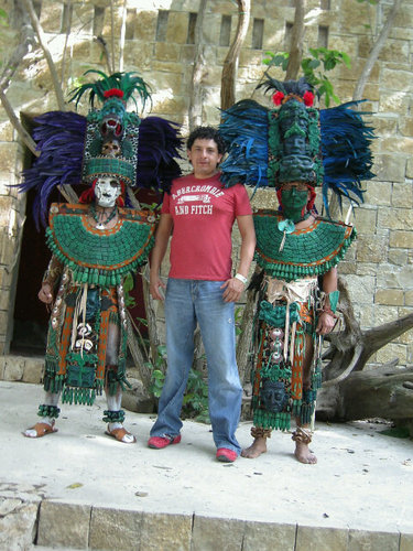 Tú eres lo q es el profundo deseo q te impulsa
Tal como es tu deseo es tu voluntad
Tal como es tu voluntad son tus actos
Tal como son tus actos es tu destino