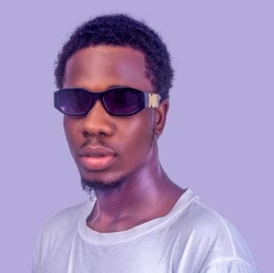 KingRobsoul1998's profile picture. #We make music 💯
#Lord of Vibes 🔥
#Sound boi🤘
.... available for music.....