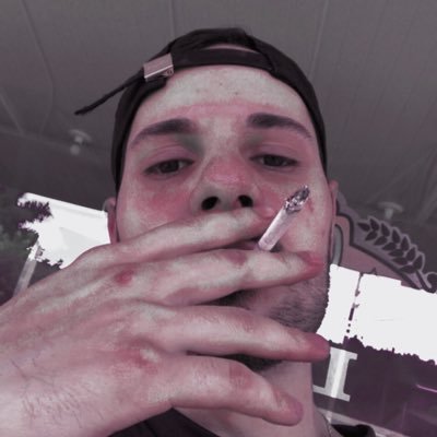 LodiEverson's profile picture. F