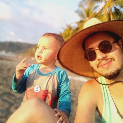 papá de Vale, Amira y Gael.
Cartago💙 Barça💙❤ Lakers💛💜 y Packers 🧀
Pro-vida❤