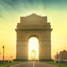 आत्मविश्वास सफलता की कुंजी है, और आत्म-सम्मान वह नींव है जिस पर आत्मविश्वास खड़ा होता है।”