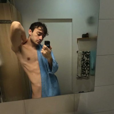 Albanian boy🇦🇱
I can Speak: ITA🇮🇹ALB🇦🇱ENG🇬🇧~FR🇫🇷
here only for passion💦
Always Horny and always traveling🥵 Bruxelles📍