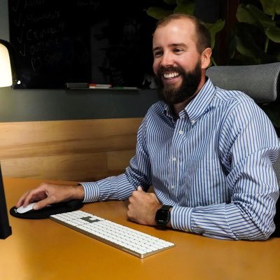 Accounting and tax professional for small business owners. Oh… and I like politics