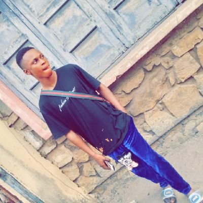 Coutinh22's profile picture. Less talk much hustle ✌️✌️