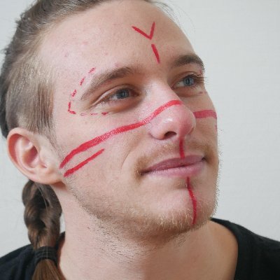 Joueur relativement casu de R6:S, League of Legends mais aussi des RTS et moults choses.
Niveau : Moyen pas ouf tier.