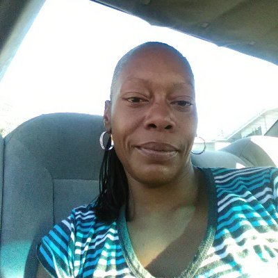 Dee192888's profile picture. 