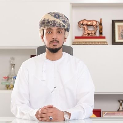 محب للقراءة مهتم بعالم الأعمال والاقتصاد وعاشق لركوب الخيل