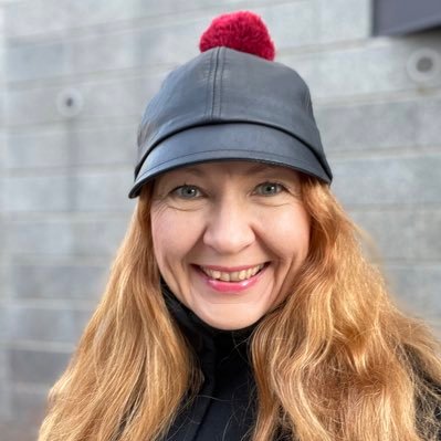 annikahaavisto's profile picture. Journalismin aikuisopiskelija, joka arvostaa hyvää luettavaa. Opintovapaalla viestinnän ja markkinoinnin tehtävistä. Identiteetiltään kirjoittaja.