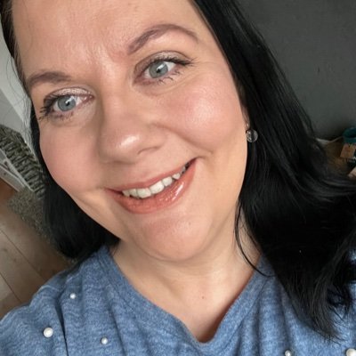 34 jaar | Beauty, Books & Lifestyle - https://t.co/zj97UCz1zt | gek op roze | Lipstick & Skincarejunkie ❤️