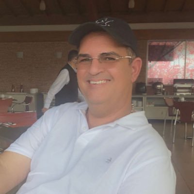 bateman_cesar's profile picture. Abogado, Empresario con convicción y creencias de políticas de cambio.