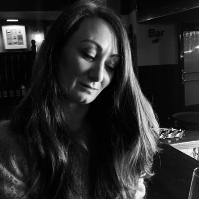 ClaireHeaslip's profile picture. Ski-bum, all things yoga 🙏🏻 and wine 🍷