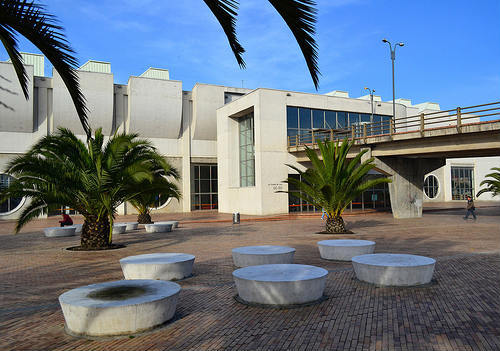 La Biblioteca Pública El Tintal Manuel Zapata Olivella es una de las cuatro bibliotecas mayores de la Red Capital de Bibliotecas Públicas de Bogotá – BibloRed