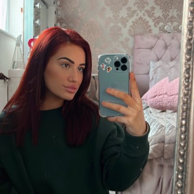 _EllieJaye_'s profile picture. Crois en toi 🍯