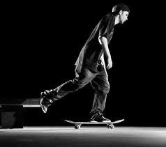 Un lokillo bn bkn me suigen los mas choros del pasaje un bn skateboard