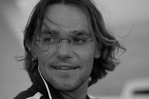 DiveYourLife's profile picture. Just about me.. where i am... what i feel... and what i dream......    http://t.co/5jupSjOlzv