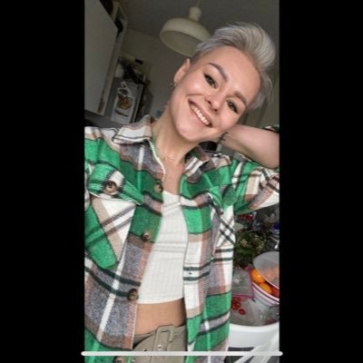 conqueringseas's profile picture. everything that kills me makes me feel alive