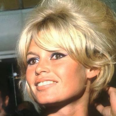 LillyBo63750551's profile picture. locked out + pirated; 2nd try