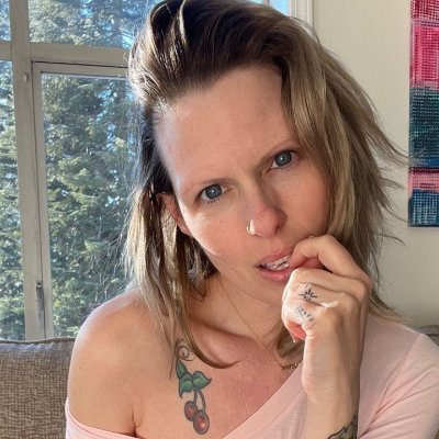 CassieHughes101's profile picture. I am single and not ready for any kind of emotion al drama I just want to stay positive and be happy n avoid negativity cause you only live once life's 2 short