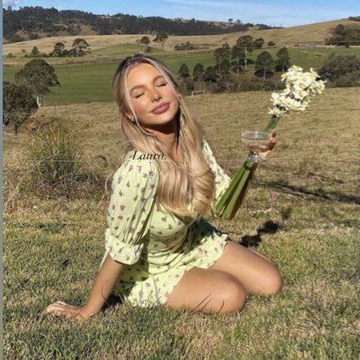 كل مرة بخليني أحبه بطريقة أعمق وأكبر وكأنه عم يأثبتلي أن نهايتهُ بقلبي مستحيلة وانا متأكدة💙🖇