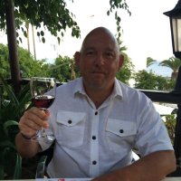 derek harlow (@bertieostrich) 's Twitter Profile