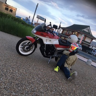 fz250phazerとyzf-r25(rg10j)とミラ(L700)に乗ってます。バイク関連やたまーに車関連の事も呟きます。dm大歓迎です。ツーリング誘ってください!基本的にフォロバしますが、怪しい方やバイクや車に関係無いなと判断した方はしませんのでご了承を…。