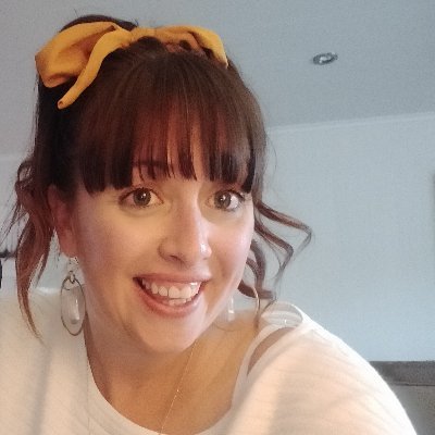 Nikkijzee's profile picture. Singer/Songwriter 🎤
Radio Host and Podcaster 🎧🎙️
UK