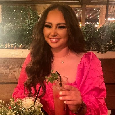 gorgeous gorgeous girls make new accounts when they forget their passwords🤩